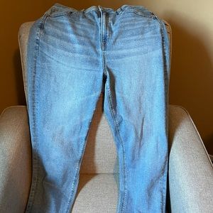 American Eagle Mom Jeans Size 10